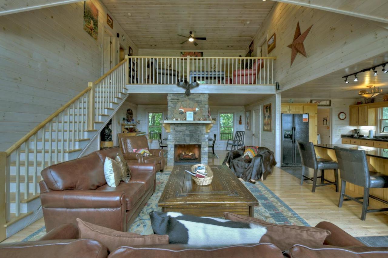 Champagne Chalet - Cuddleup Villa Morganton Buitenkant foto