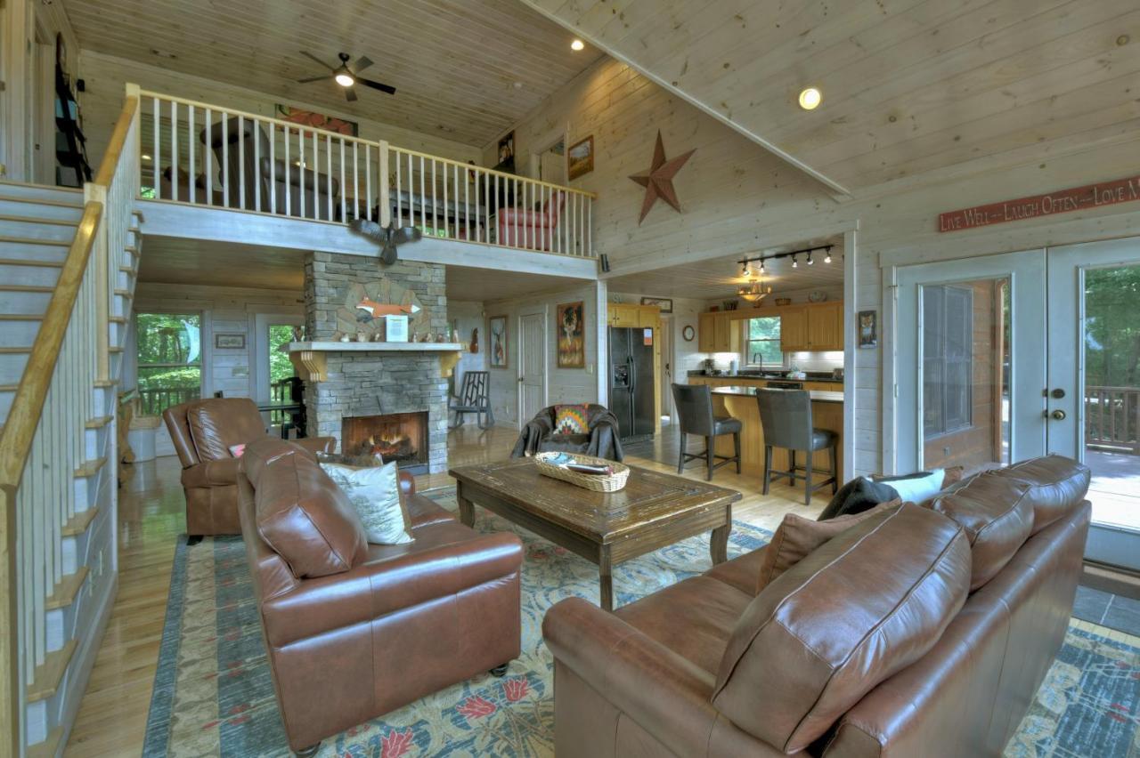 Champagne Chalet - Cuddleup Villa Morganton Buitenkant foto