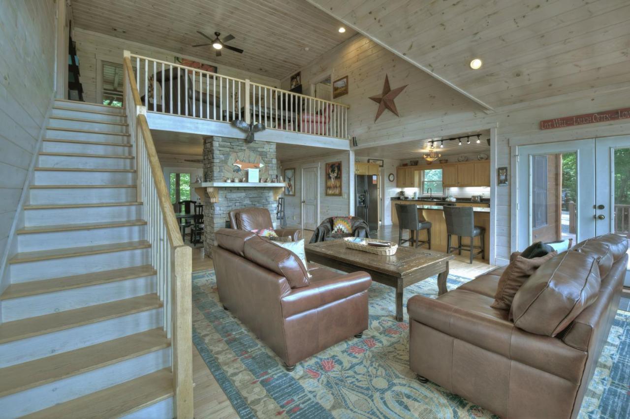 Champagne Chalet - Cuddleup Villa Morganton Buitenkant foto