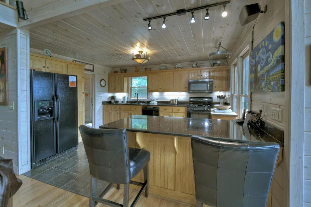 Champagne Chalet - Cuddleup Villa Morganton Buitenkant foto